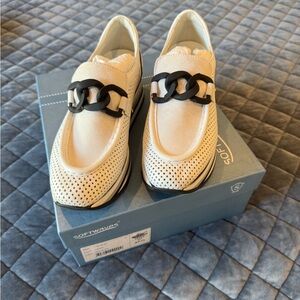 New in Box Softwaves - Cassie - color - White/Ice - 37.5